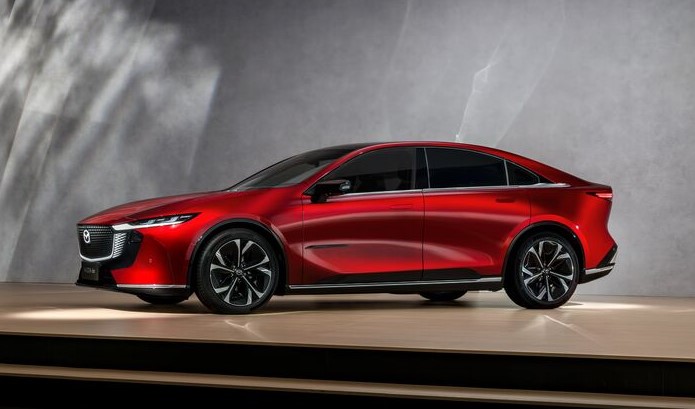 La nuova Mazda6e